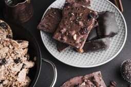 Coconut Chia Chocolate Bars 3 600x400 1