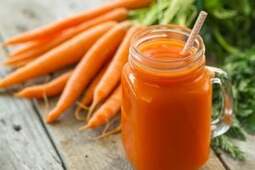 Warm Spicy Apple Carrot Drink